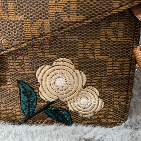 KARL LAGERFELD LEATHER SLING BAG - Picture 5 of 12